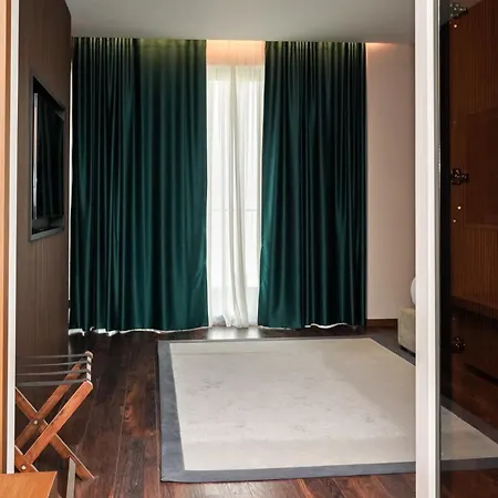 Supreme 5* غوليم