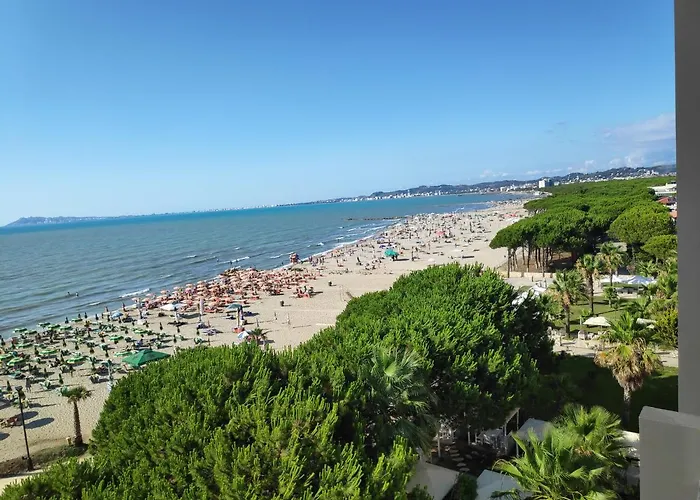 Supreme Hotel Golem (Tirana)