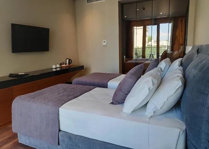 Hotel Supreme Golem (Tirana)