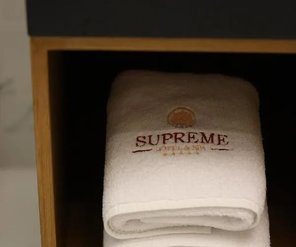 Supreme 5*