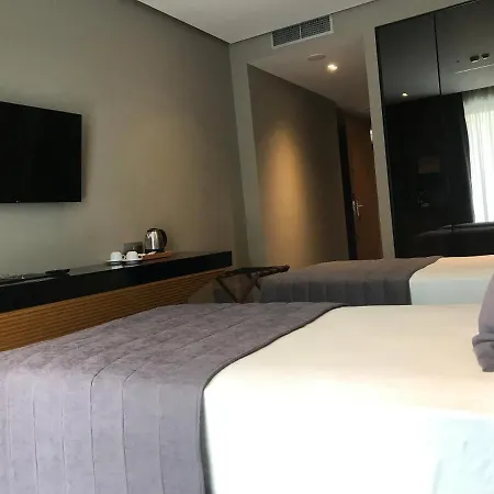 Hotell Supreme Golem (Tirana)