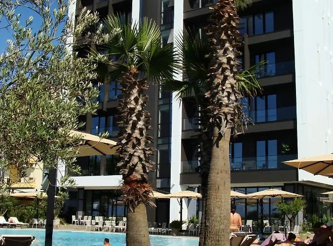 Hotel Supreme Golem (Tirana)