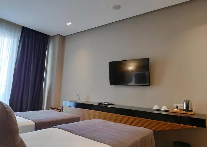 Supreme Golem (Tirana)